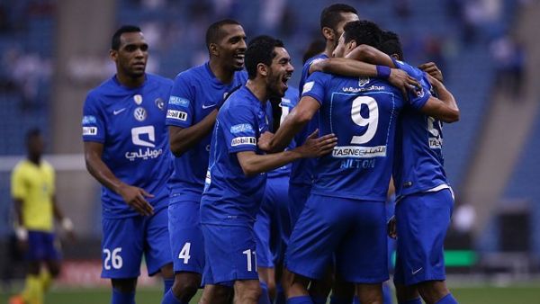 لاعبو الهلال يحتفلون بالهدف الثاني