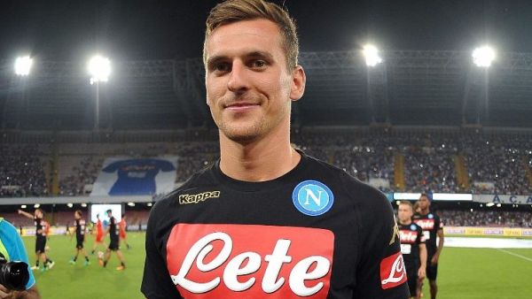 ميليك بقميص نابولي