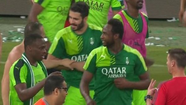 نجوم الأهلي يحتفلون باللقب الغالي