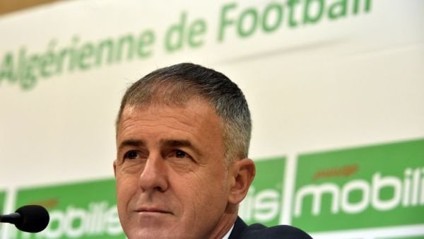 Spanish coach Lucas Alcaraz attends a press conference on April 19, 2017, upon being announced as the new head coach for the Algerian national team. Alcaraz had previously coached Spanish sides Granada, Levante and Recreativo de Huelva.
RYAD KRAMDI / AFP