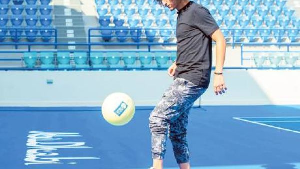 Omar challenges reigning MWTC champion Rafael Nadal to a rally on-court at this year’s tournament (Photo courtesy: Organizer)