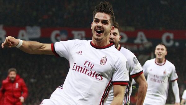 سيلفا يحتفل بهدفه