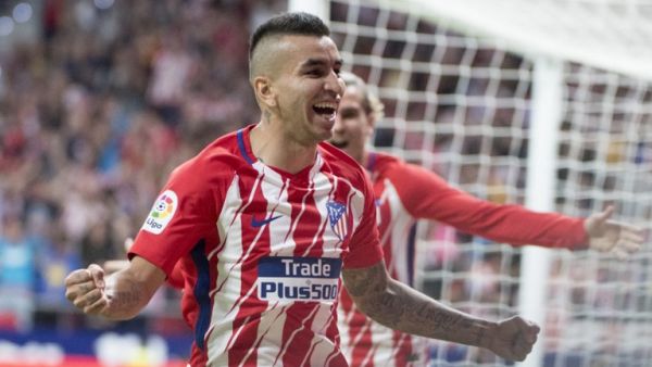 كوريا يحتفل بهدفه