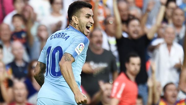 كوريا يحتفل بهدفه