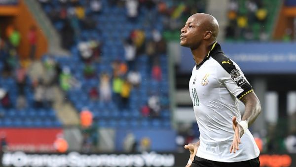 آيوو يحتفل بهدفه