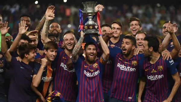 برشلونة يفتتح الموسم الجديد بفوز صعب على إشبيلية