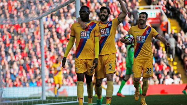 بينتيكي (يسار) يقود بالاس للفوز على فريقه السابق