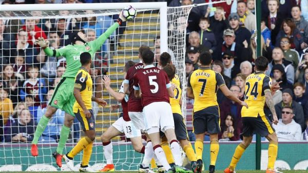آرسنال يحقق فوزاً صعباً