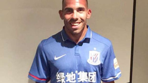 كارلوس تيفيز بقميص شنغهاي