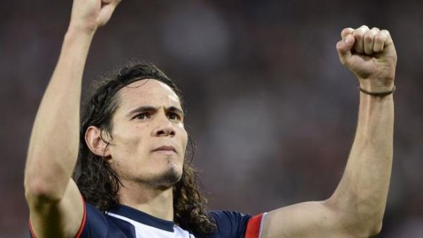 Manchester United and Chelsea target Edinson Cavani's agent is in London for talks