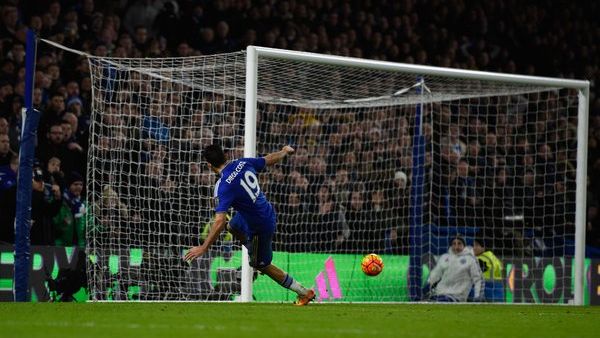 دييغو كوشتا يحتفل بهدفه