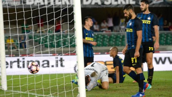 خسارة تؤكد صعوبة مهمة دي بور مع النيراتزوري