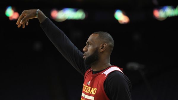 ليبرون جيمس