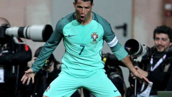 رونالدو يقود البرتغال للفوز