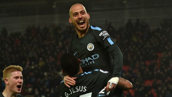 سيلفا المتألق يقود سيتي للفوز