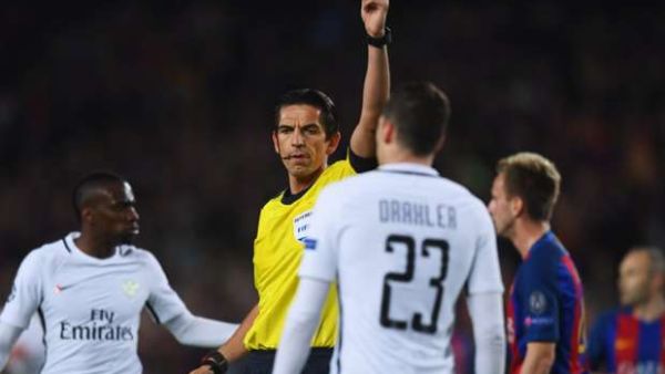 أداء آيتيكين أثار الجدل