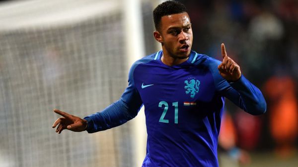 ديباي يقود هولندا للفوز