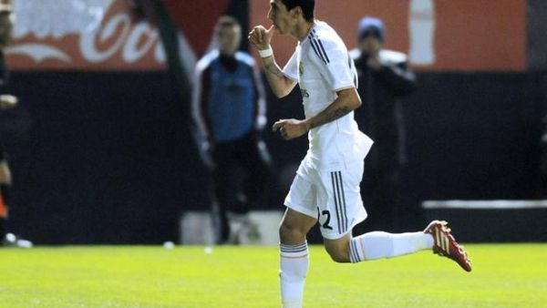 دي ماريا يحتفل بهدفه