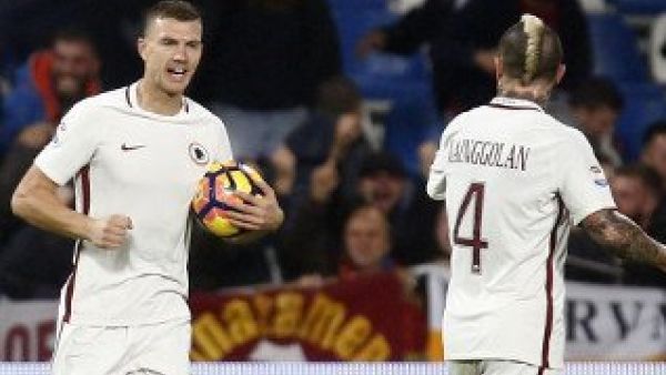 ناينغولان (يمين) ودجيكو يقودان روما للفوز