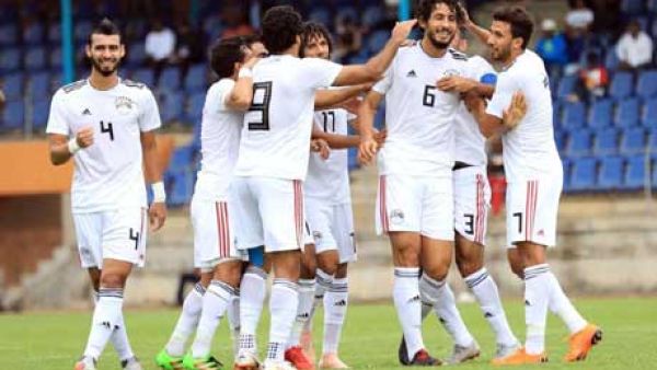 Egypt's defender Ahmed Hegazi celebrates with his teammates after scoring the first goal against eSwatini (Photo: EFA official Facebook page) 