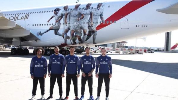 (L-R) Real Madrid players Marcelo, Karim Benzema, Cristiano Ronaldo, Sergio Ramos and Gareth Bale in front of the new Real Madrid Emirates A380 decal
(Photo: Khaleej Times)