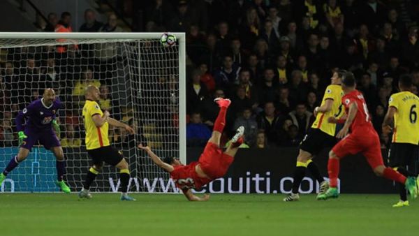 تشان يسدد الركلة المقصية مسجلاً هدف فوز ليفربول