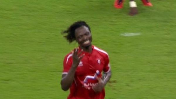 إيرنيست يحتفل بهدفه