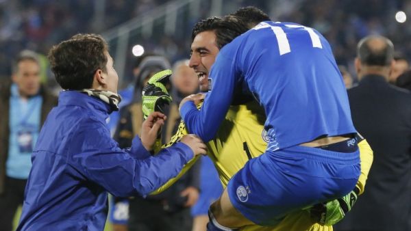 لاعبو استقلال طهران يحتفلون بالتأهل