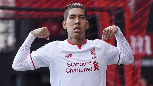 فيرمينو يحتفل بهدفه