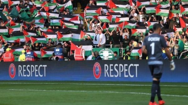 The defiant move by the Celtic supporters was hailed by Palestinian Twitter users and activists online