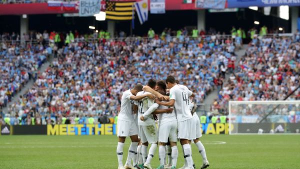 فرنسا إلى نصف النهائي