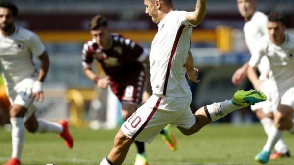 لم يكن هدف الأسطورة فرانشيسكو توتي كافياً لمنع روما من الخسارة