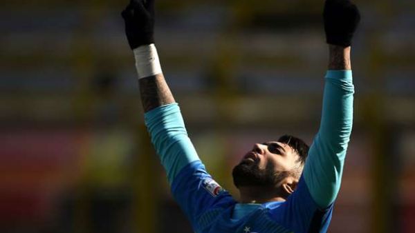 غابرييل باربوسا يحتفل بهدفه