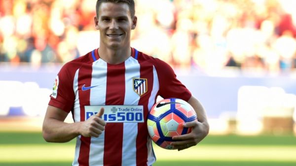 كيفين غاميرو أثناء تقديمه الرسمي