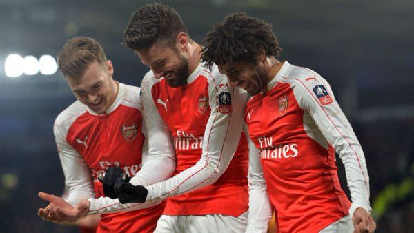 آرسنال يبلغ ربع النهائي