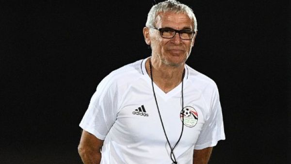 Egypt's Argentinian coach Hector Raul Cuper looks on during a training session in Port-Gentil on January 14, 2017, during the 2017 Africa Cup of Nations football tournament in Gabon.
Justin TALLIS / AFP