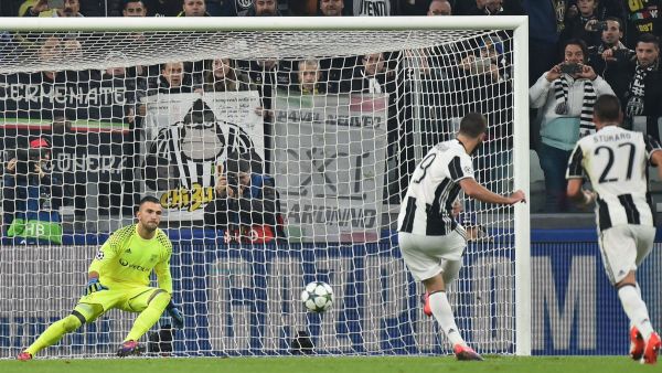 هيغواين يمنح اليوفي التقدم