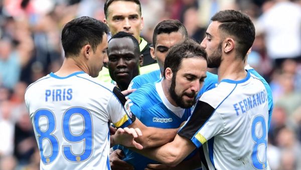 هيغواين يعترض على طرده