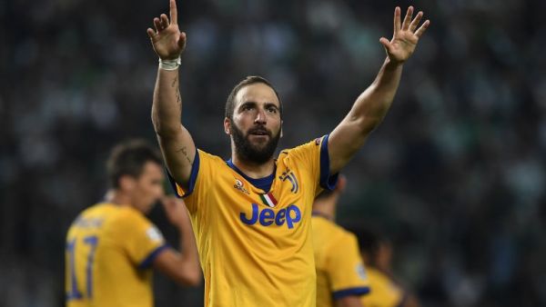 هيغواين يتألق للمباراة الثانية على التوالي