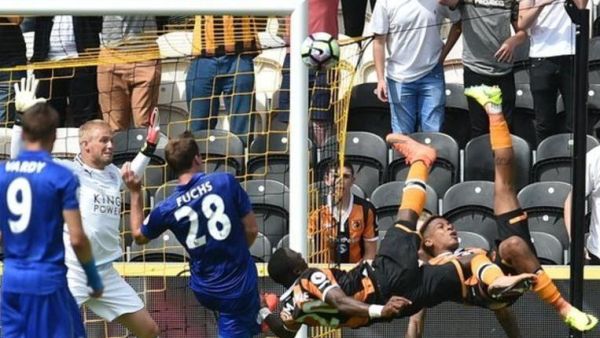 التسديدة الأكروباتية المزدوجة التي نجم عنها هدف هال سيتي الأول