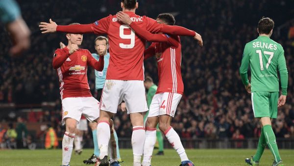 إبراهيموفيتش يسجل أول هاتريك له مع يونايتد