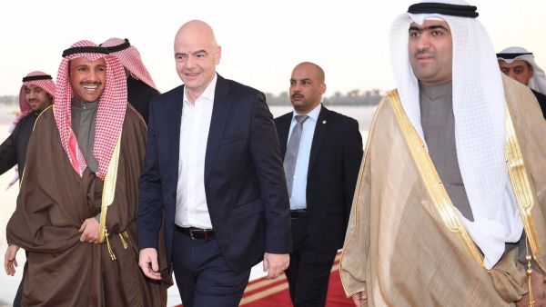 Kuwaiti National Assembly Speaker Marzouq Al-Ghanim receives FIFA president Gianni Infantino (Photo: KUNA)