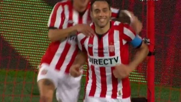 ديساباتو يحتفل بهدفه