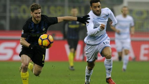 فيليبي أندرسون (يمين) يقود لاتسيو لنصف نهائي كأس إيطاليا