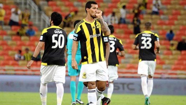 الاتحاد يبلغ ربع النهائي