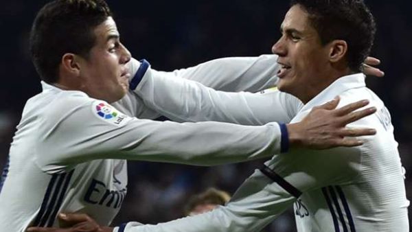 فاران (يمين) وخاميس يقودان الملكي لفوز سهل