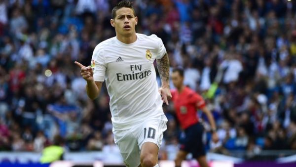 خاميس يحتفل بهدفه