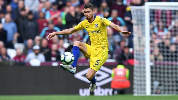 جورجينيو لاعب وسط تشيلسي يفشل في قيادة الفريق للفوز جورجينيو لاعب وسط تشيلسي يفشل في قيادة الفريق للفوز