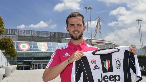 بيانيتش يرفع قميص يوفنتوس