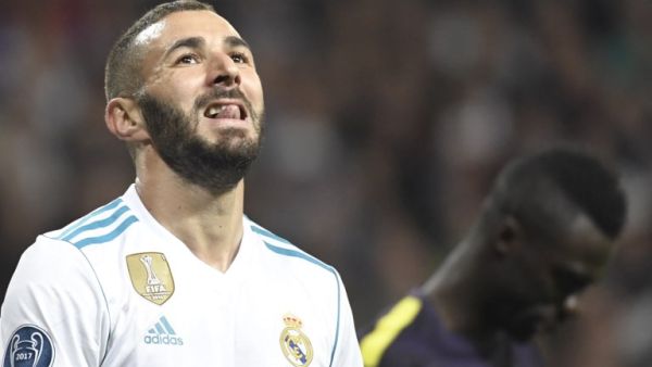  The striker was given a hard time by some Real Madrid fans on Sunday, but his team-mate does not think it is anything personal 